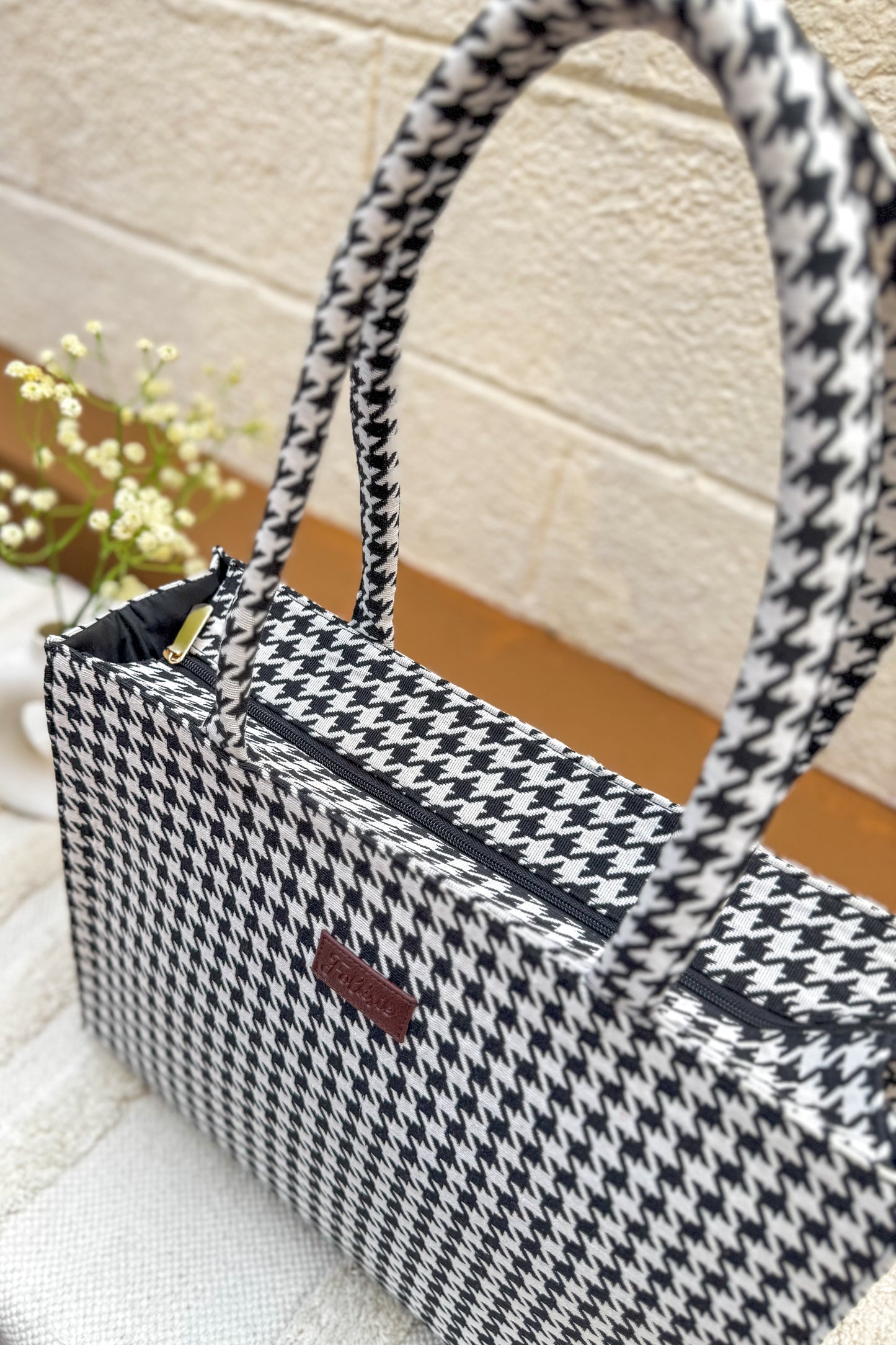 Chic Check - Box Tote